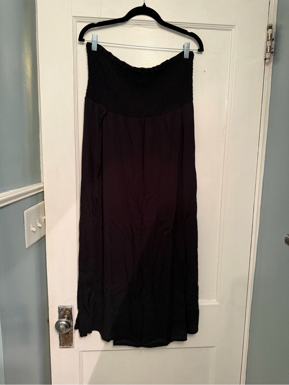 Women’s Black Strapless Pool Cover Up